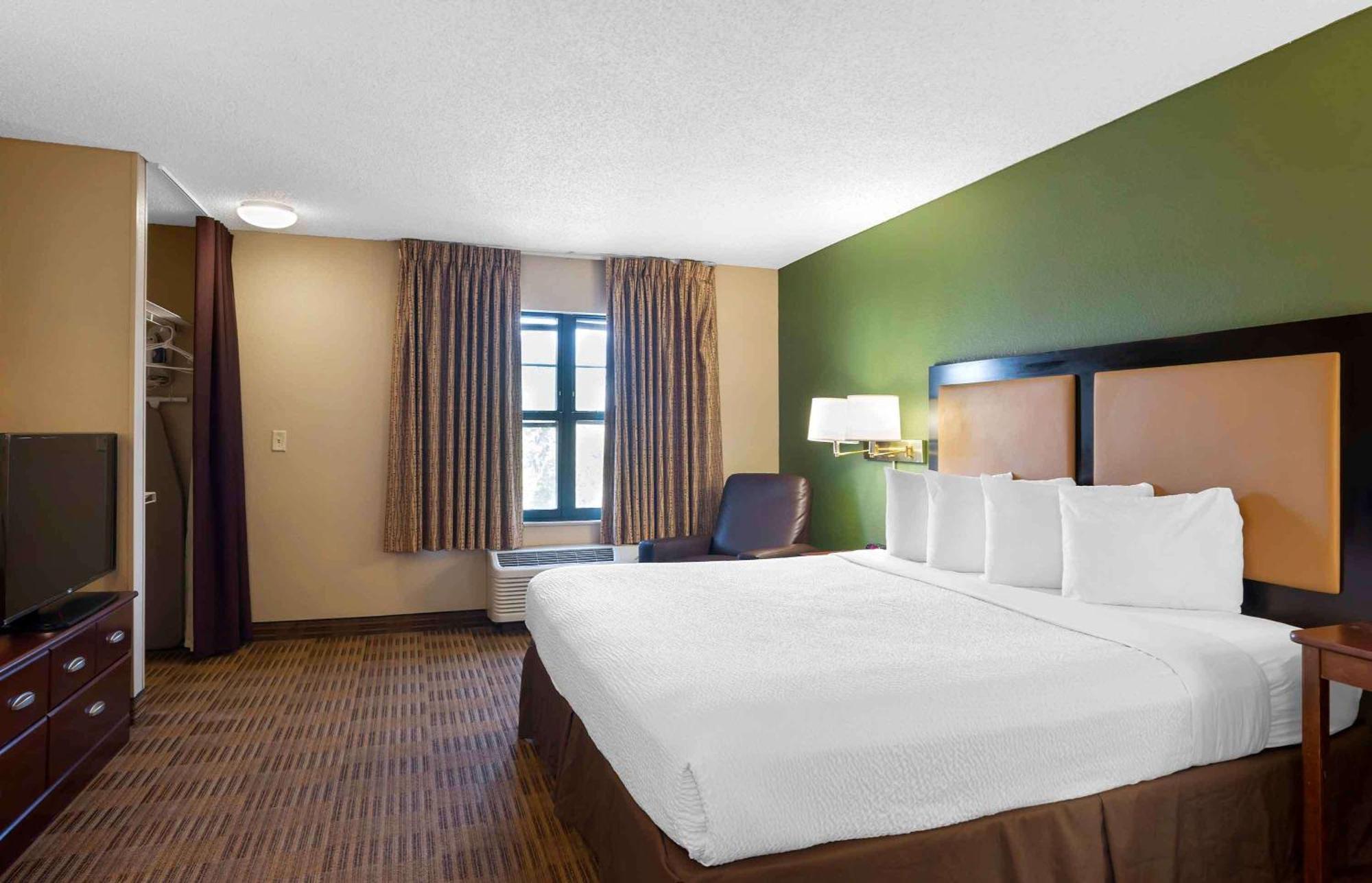 เอ็กซ์เทนด์ สเตย์ อเมริกา เดอมอยน์-เออร์เบินเดล Hotel Clive ภายนอก รูปภาพ