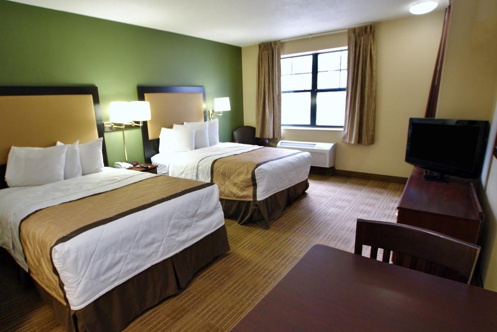 เอ็กซ์เทนด์ สเตย์ อเมริกา เดอมอยน์-เออร์เบินเดล Hotel Clive ภายนอก รูปภาพ