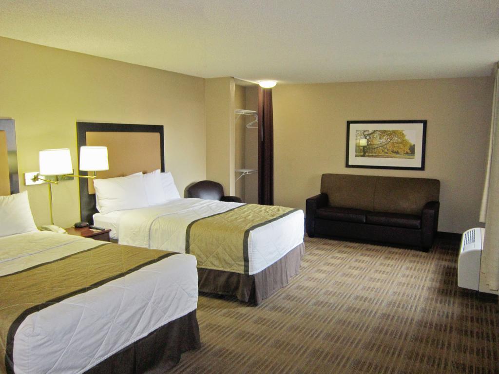เอ็กซ์เทนด์ สเตย์ อเมริกา เดอมอยน์-เออร์เบินเดล Hotel Clive ภายนอก รูปภาพ