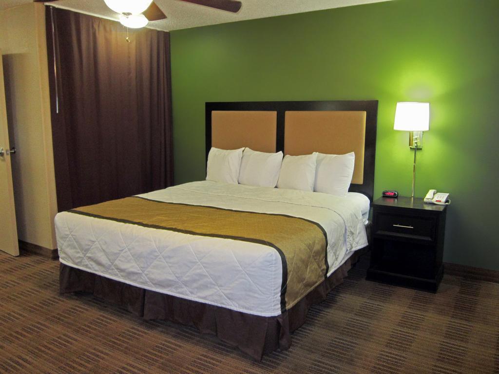 เอ็กซ์เทนด์ สเตย์ อเมริกา เดอมอยน์-เออร์เบินเดล Hotel Clive ภายนอก รูปภาพ